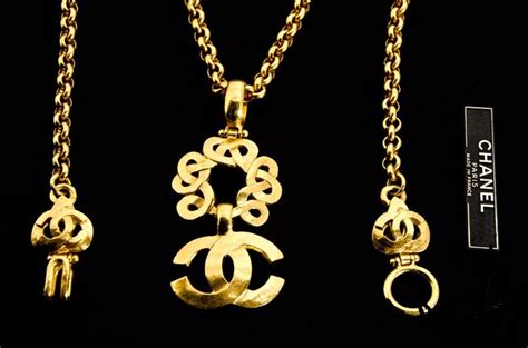 chanel ketting logo|chanel cc logo history.